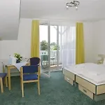 Hotel Koopmanns Und Laedchen Goehren (Ruegen)