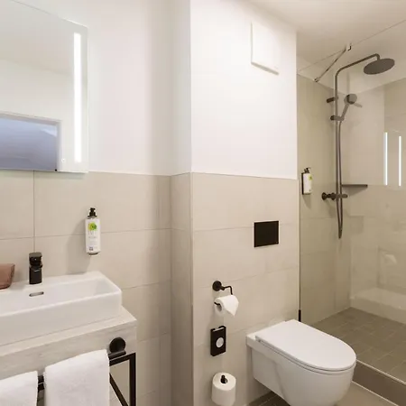 Koopmanns Und Laedchen Hotel