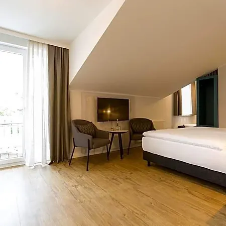 Koopmanns Und Laedchen Otel